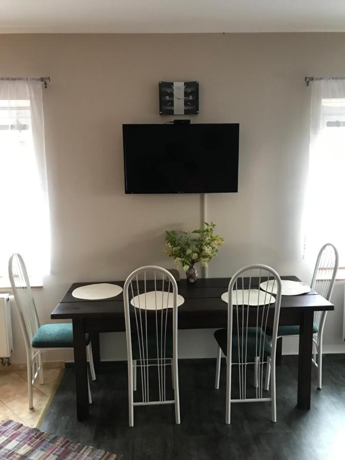 Apartment Martinec โนเว เมสตู นอด เมตูยี ภายนอก รูปภาพ